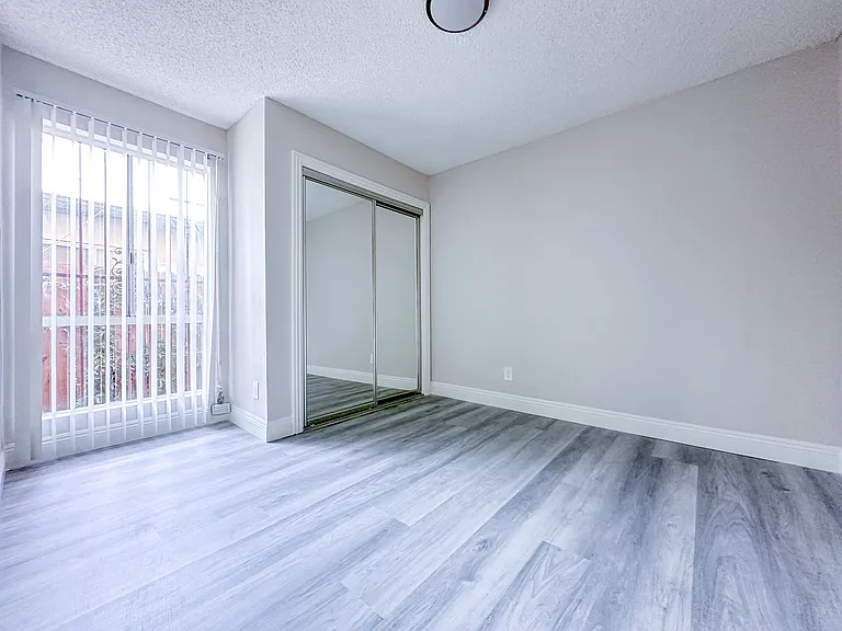 831 S Greenwood Ave #23 — Photo 9