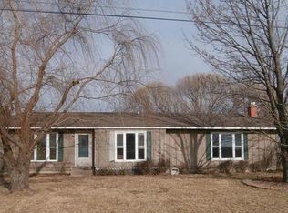 104 E State St, Teutopolis, IL 62467