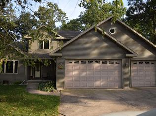 799 Woodland Cir, Waupaca, WI 54981