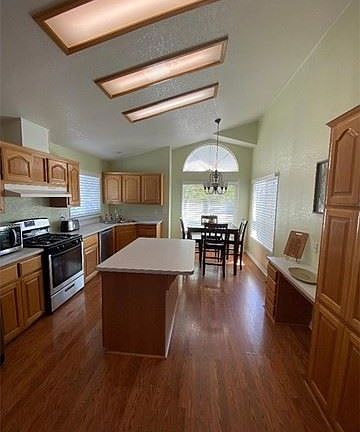 5th image of 20067 Crestview Dr