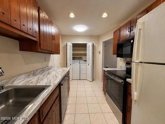 2nd image of 174 Amberly Dr Unit C