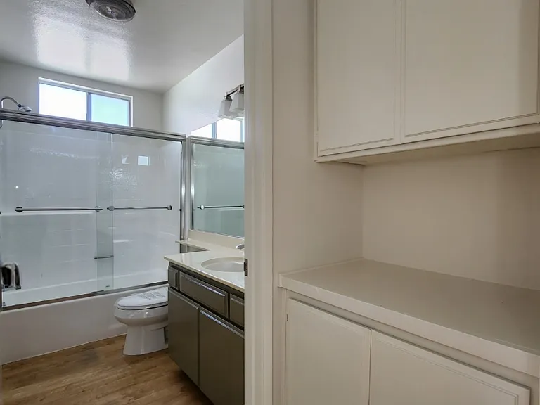 3750 Kelton Ave #202 — Photo 16