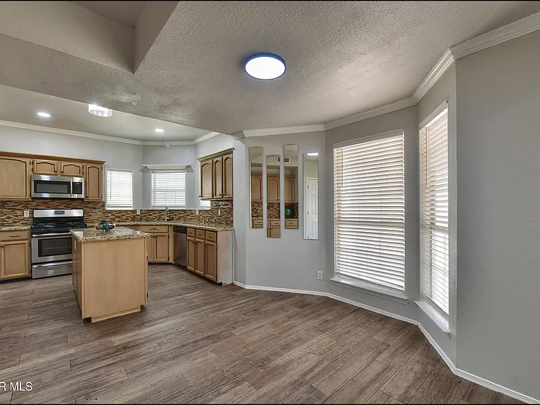 1909 Polly Harris Dr — Photo 17