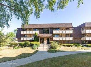 433 Cavalier Ct #201A, Dundee, IL 60118