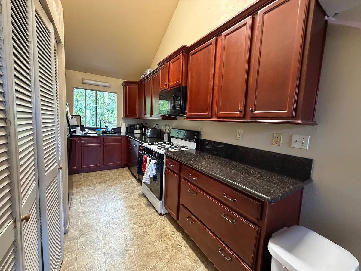 Building Photo - 1185 E Foothill Blvd #20