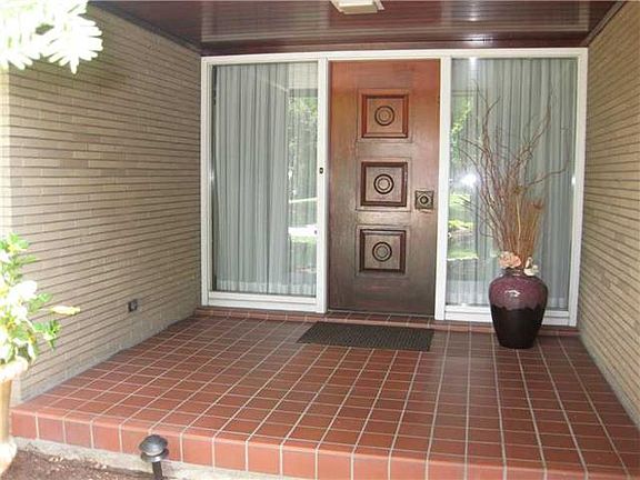 2nd image of 2209 Pleasant Dr