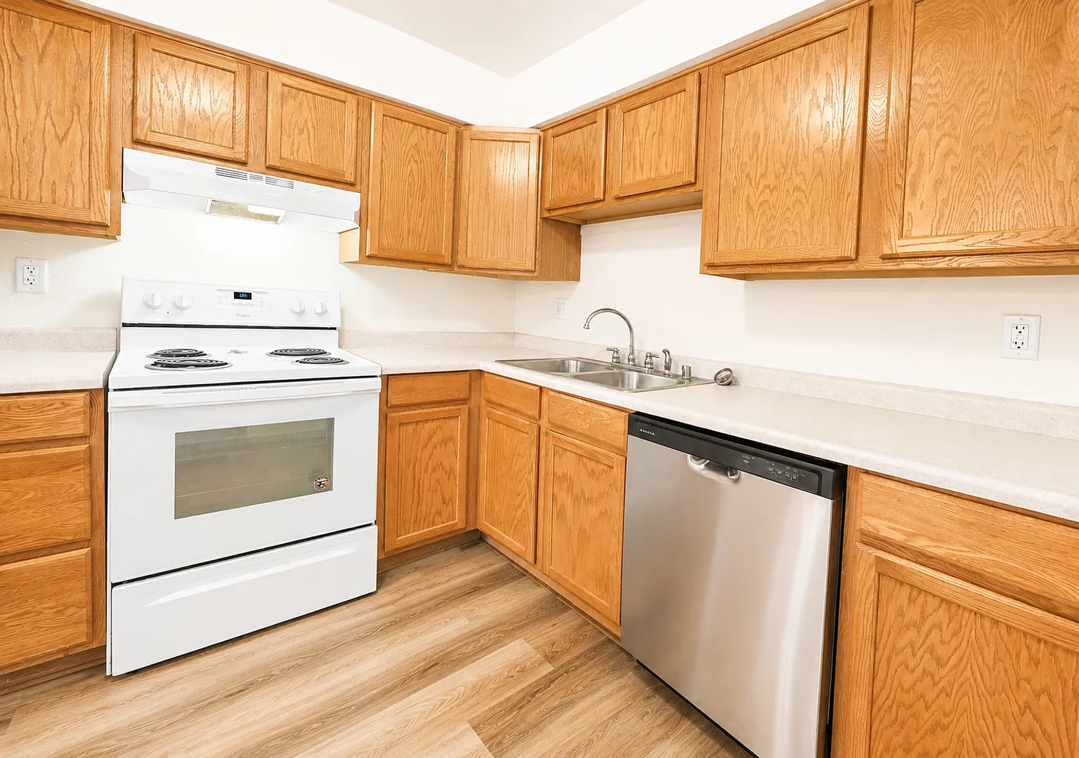 Guilford Apartments — Photo 4