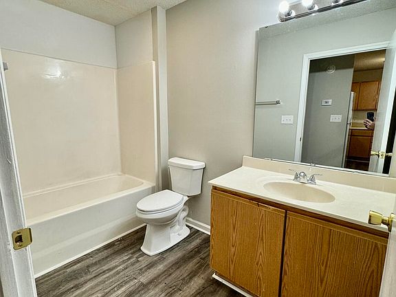 4th image of 1397 Westpointe Dr #6