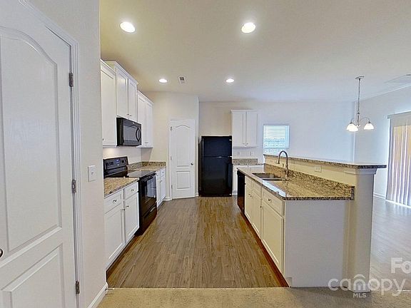4th image of 7516 Mockernut Dr