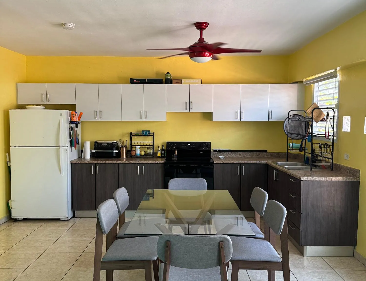 2 bed, 2.0 bath, 1100 sqft, $2,200 — Photo 1