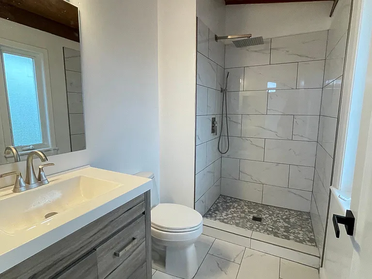 Primary En Suite Bathroom