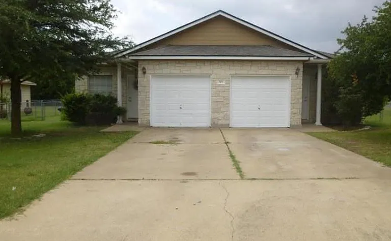 501 Tablerock Cir #B — Photo 1