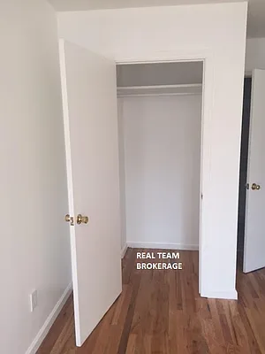 Rented by Real Team Brokerage | media 10