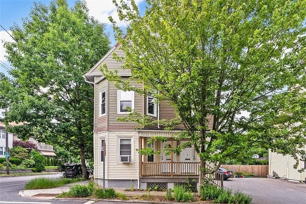 2 bed, 1.0 bath, 650 sqft, $2,000 — Photo 1