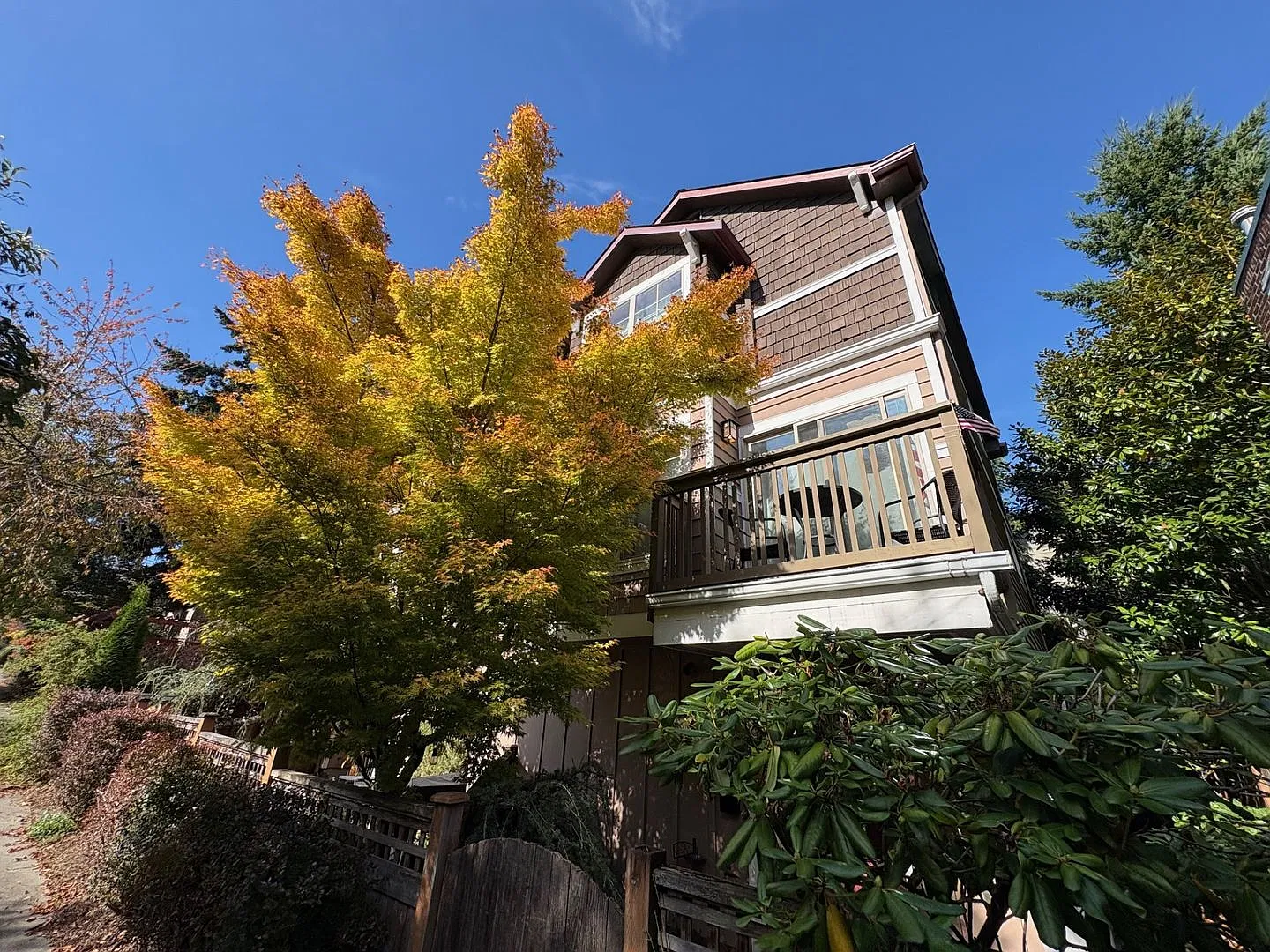 Ballard/Greenwood Townhouse — Photo 2