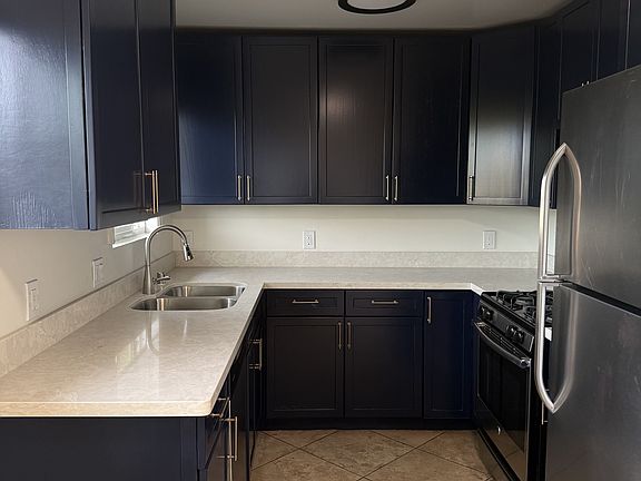 NEWLY RENOVATED UNIT 21