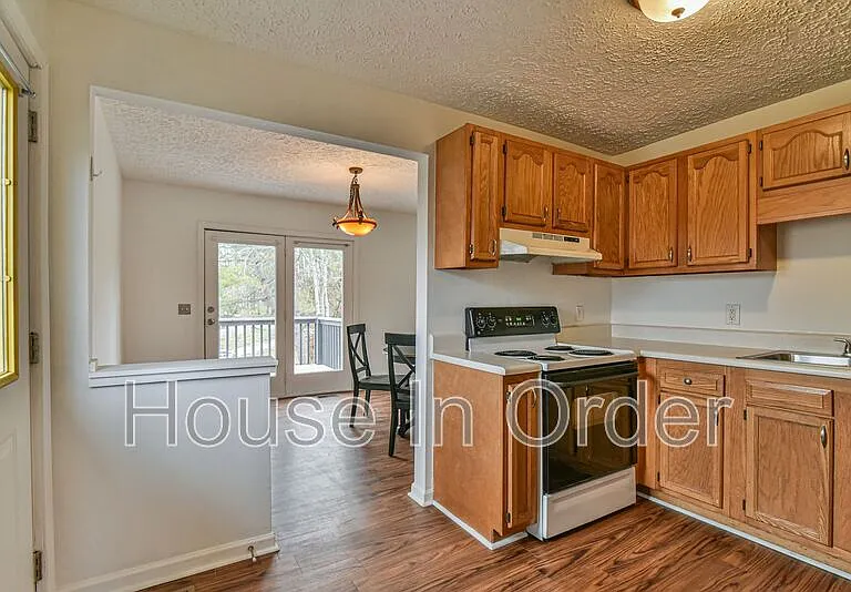 580 Fairview Rd #B — Photo 8
