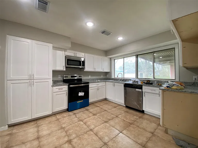 1105 Alice St — Photo 8
