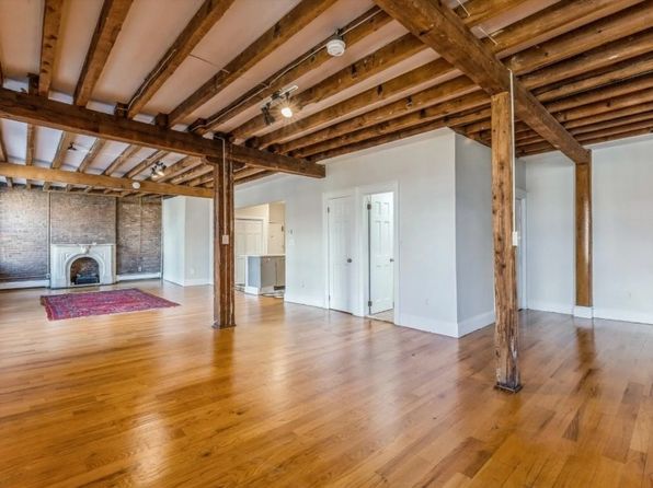 192 Christopher Columbus Dr APT 3