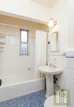 3rd image of 100 Bennett Ave APT 6-D