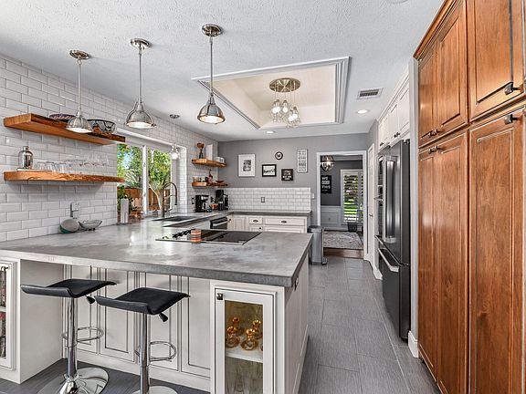 3rd image of 2185 Saint Andrew Dr