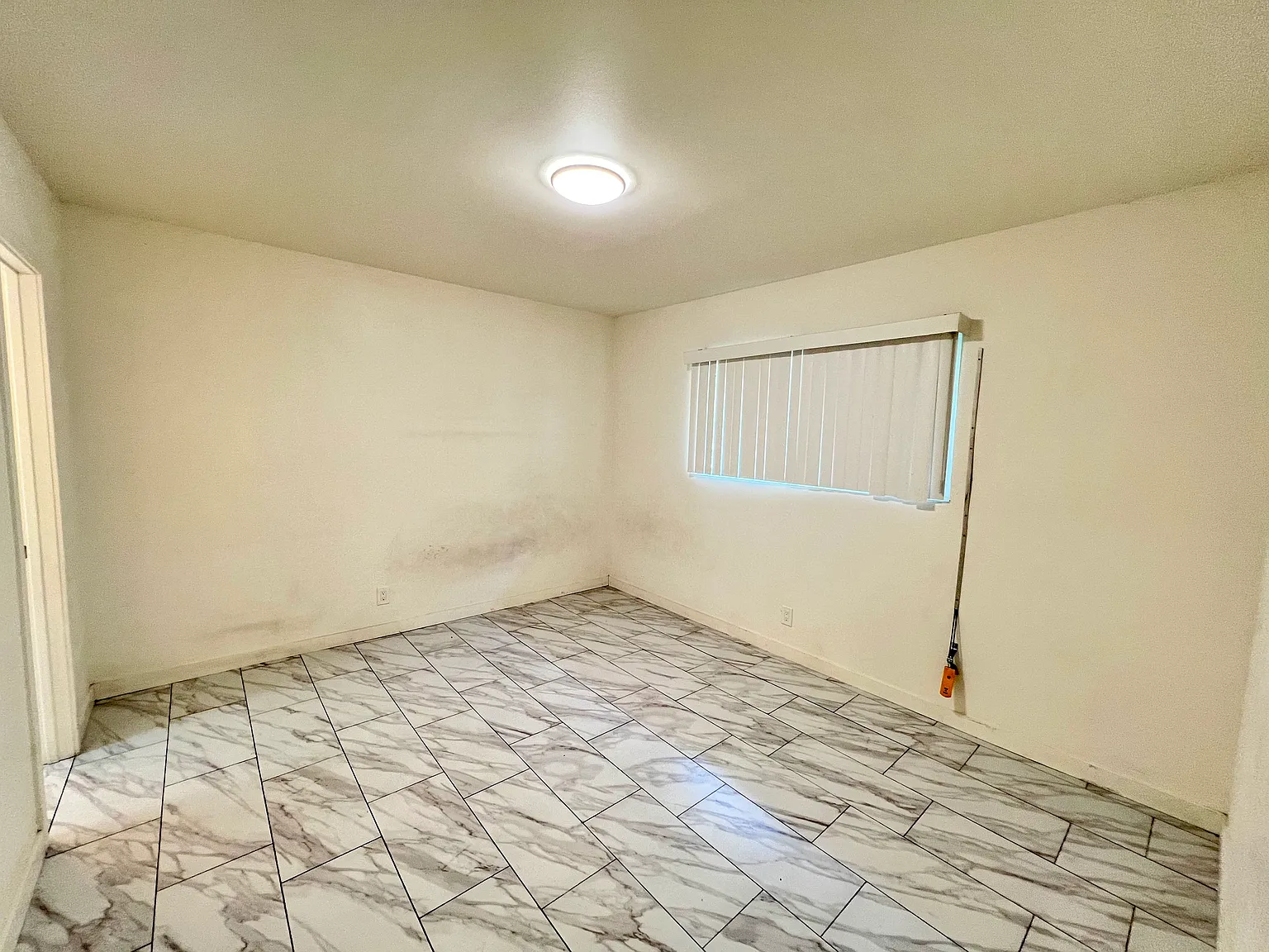 1 bed, 400 sqft, $1,600 — Photo 2