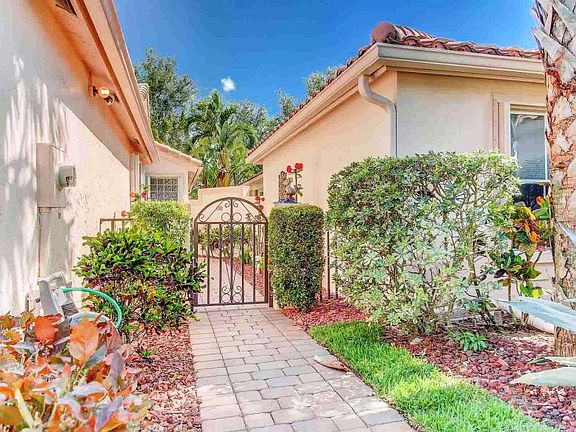 2nd image of 5082 Pelican Cove Dr
