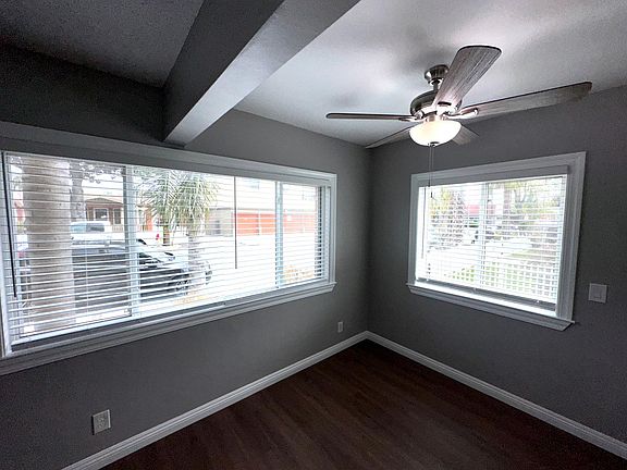 3rd image of 231 Loma Ave APT 5