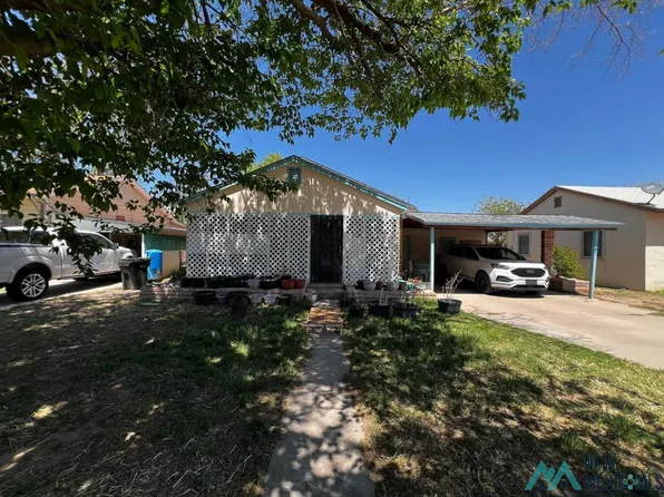 2008 Georgia St, Carlsbad, NM 88220