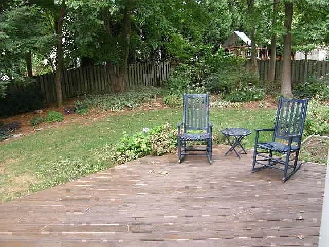 207 Cove Creek Dr — Photo 16