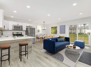 3261 Valley Ridge Dr #9, Saint Paul, MN 55121