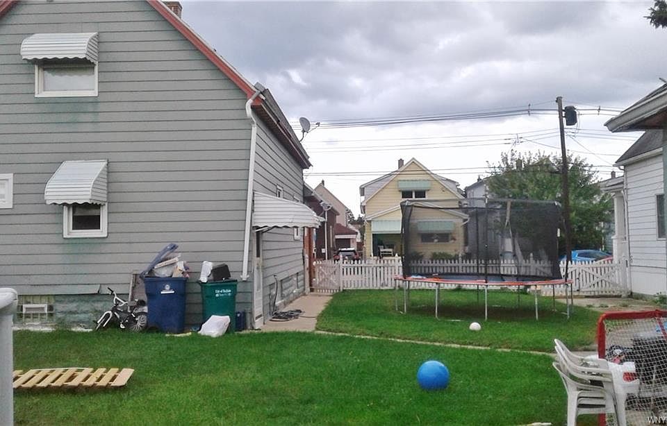 2nd image of 52 Spann St