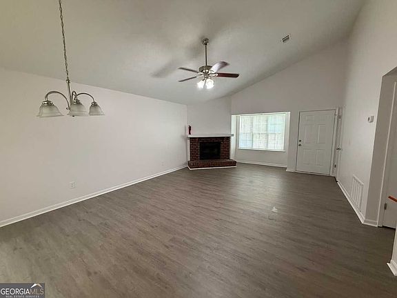 3rd image of 7799 Park Ln