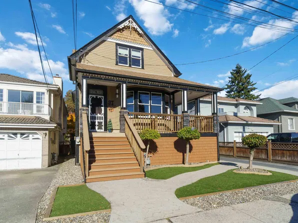97 King Edward Ave E, Vancouver, BC V5V 2B8
