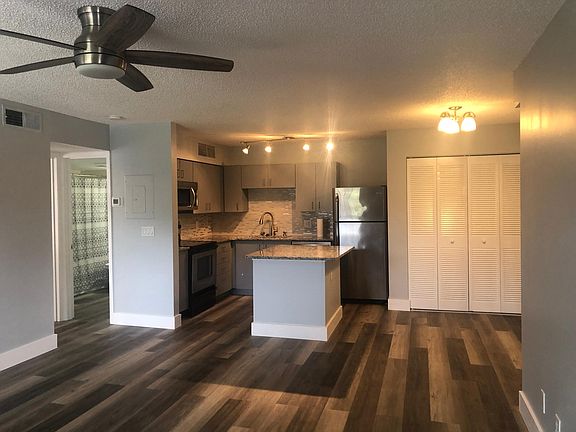 2nd image of 320 Black Oak Ct