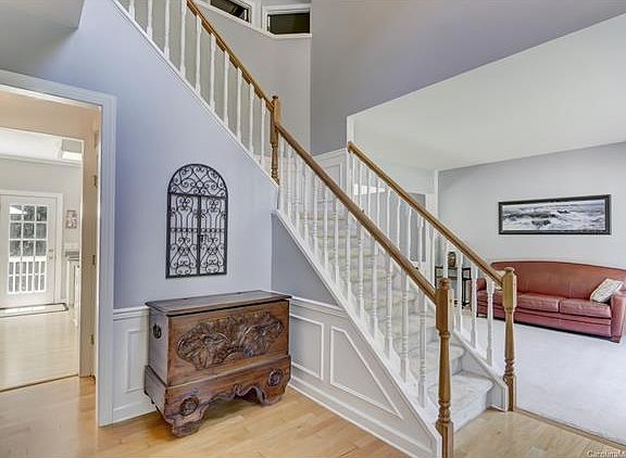 4th image of 8907 Deerland Ct