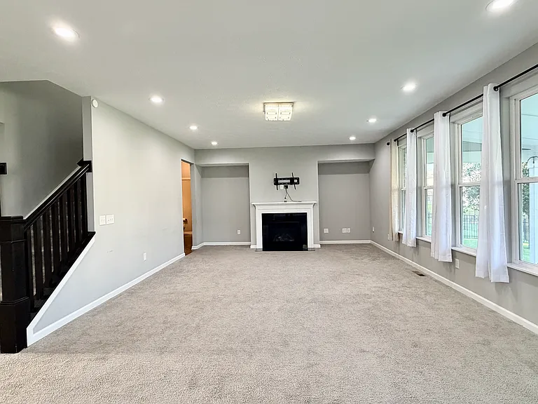 15660 Monson Dr — Photo 16