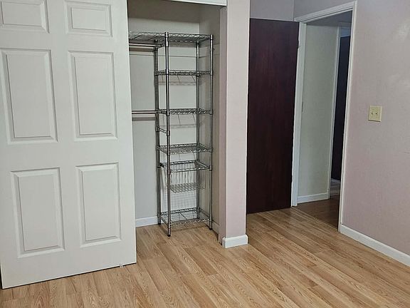 5th image of 508 Lawrence Ln
