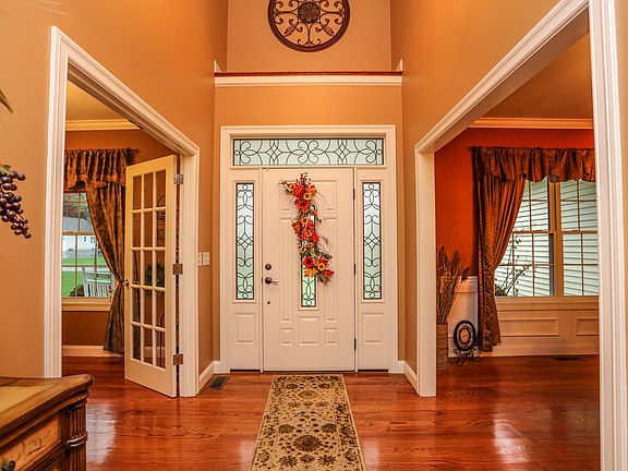 Gorgeous Entry