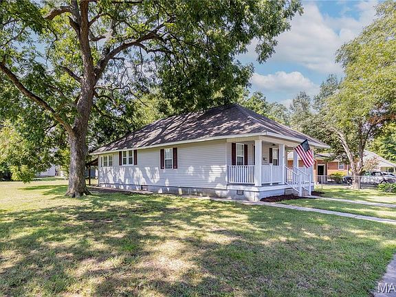 2nd image of 424 Yoakum Ave