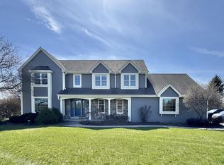 W302N6611 Lillian Dr, Hartland, WI 53029