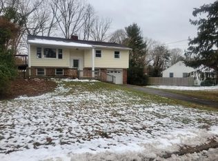 26 Raymond Ave, Toms River, NJ
