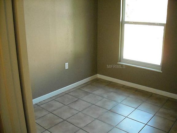 5th image of 2550 El Capitan Dr