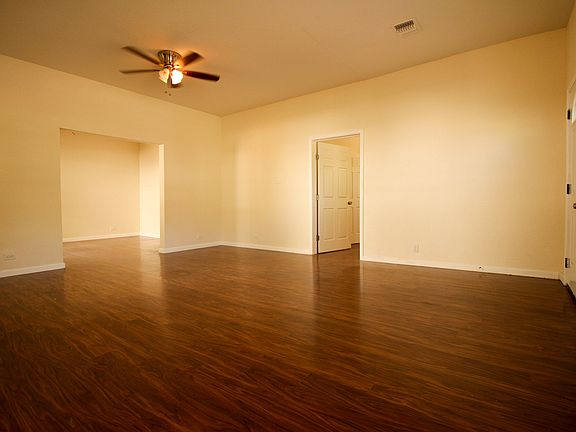 3rd image of 1322 W Craig Pl