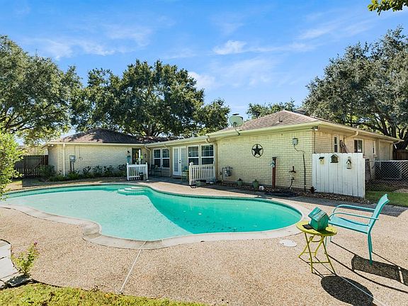 2nd image of 2416 Chelmsford Ct