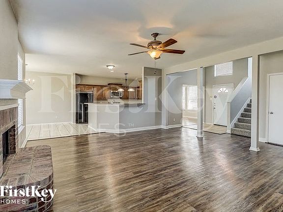 2nd image of 3001 Creekbend Ct
