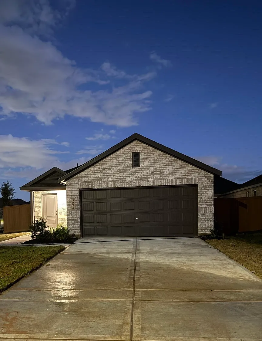 Building Photo - 3092 Fantasy Terrace Dr
