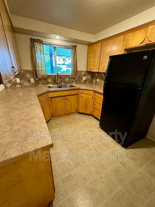 3 bed, 2.0 bath, 1681 sqft, $2,450 — Photo 3