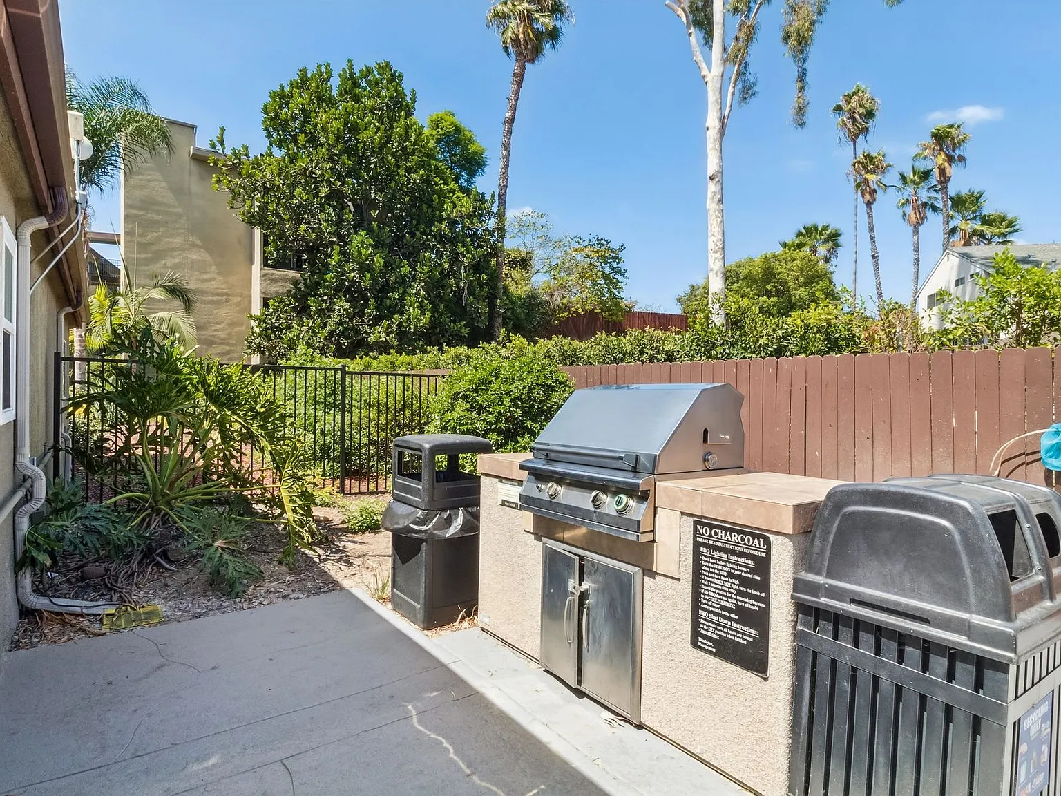 Penthouse Apartments | Free Garage Parking | New Specials — Photo 4