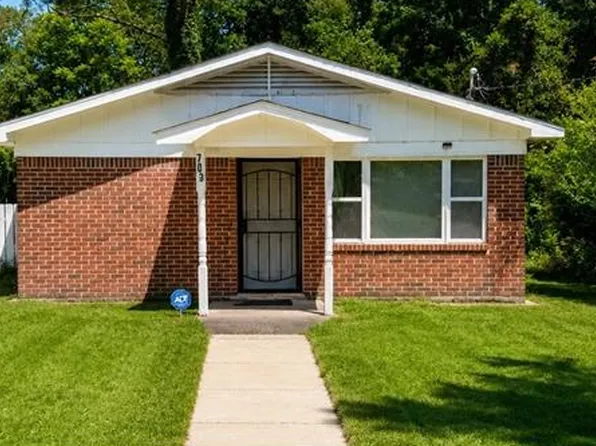 703 Farnell Ln, Mobile, AL 36606